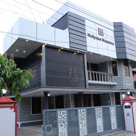Malpans Mansion Hotel Nedumbassery Exterior foto
