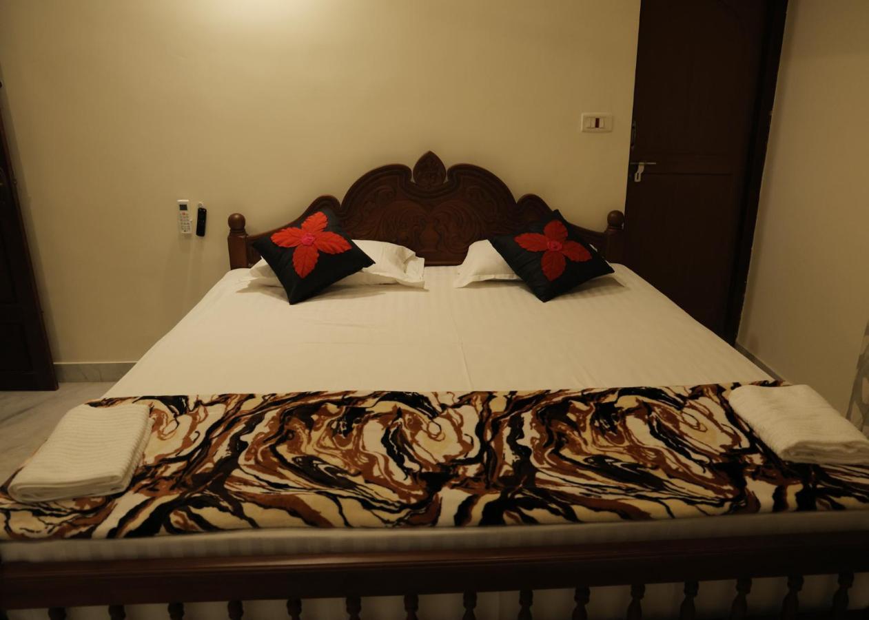 Malpans Mansion Hotel Nedumbassery Exterior foto